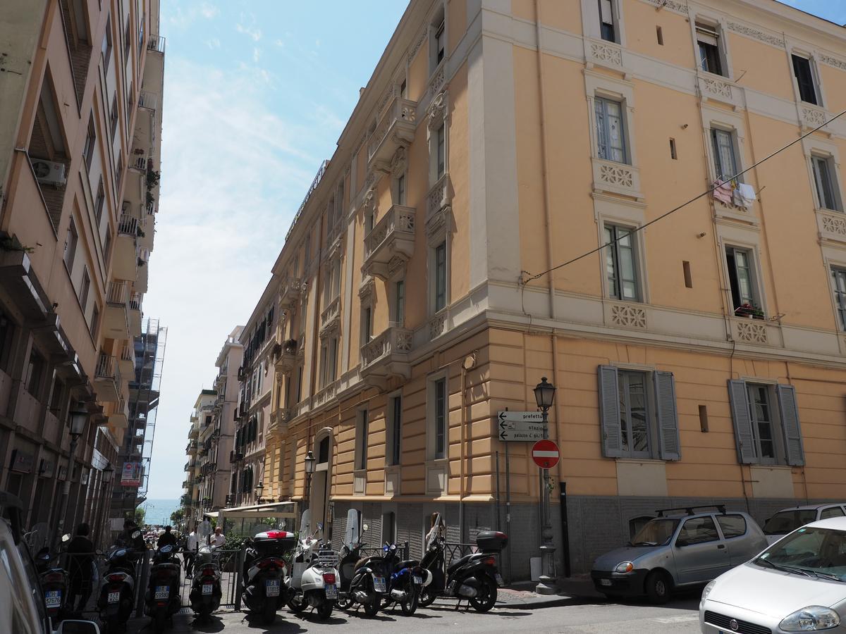 Corallo Rooms Salerno Bagian luar foto