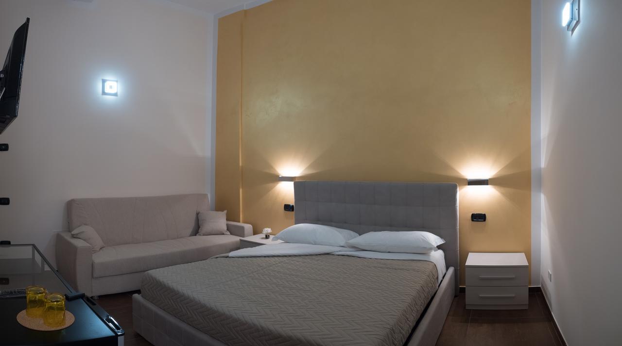 Corallo Rooms Salerno Bagian luar foto