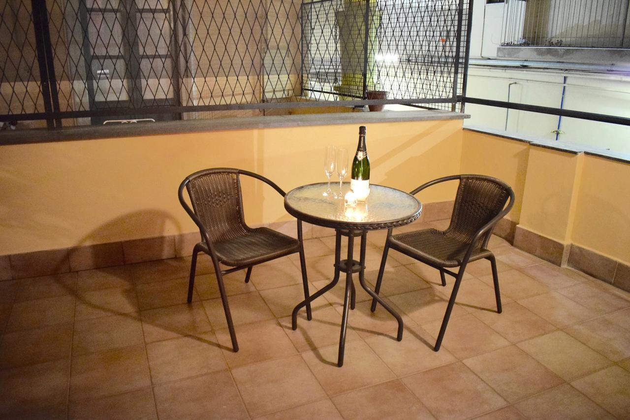 Corallo Rooms Salerno Bagian luar foto