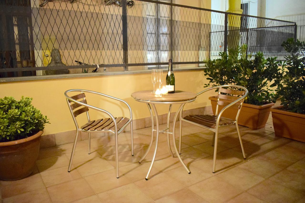 Corallo Rooms Salerno Bagian luar foto