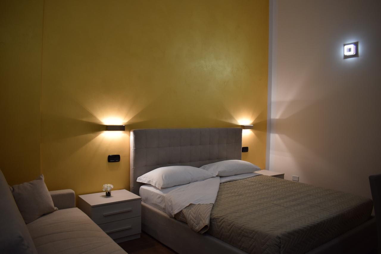 Corallo Rooms Salerno Bagian luar foto