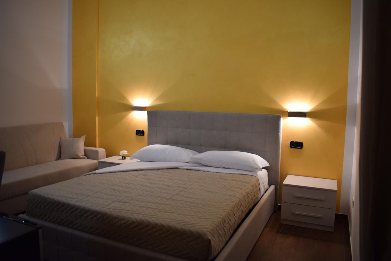 Corallo Rooms Salerno Bagian luar foto