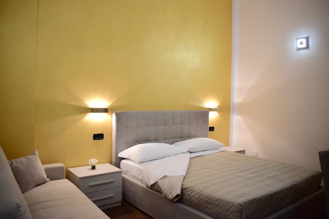 Corallo Rooms Salerno Bagian luar foto