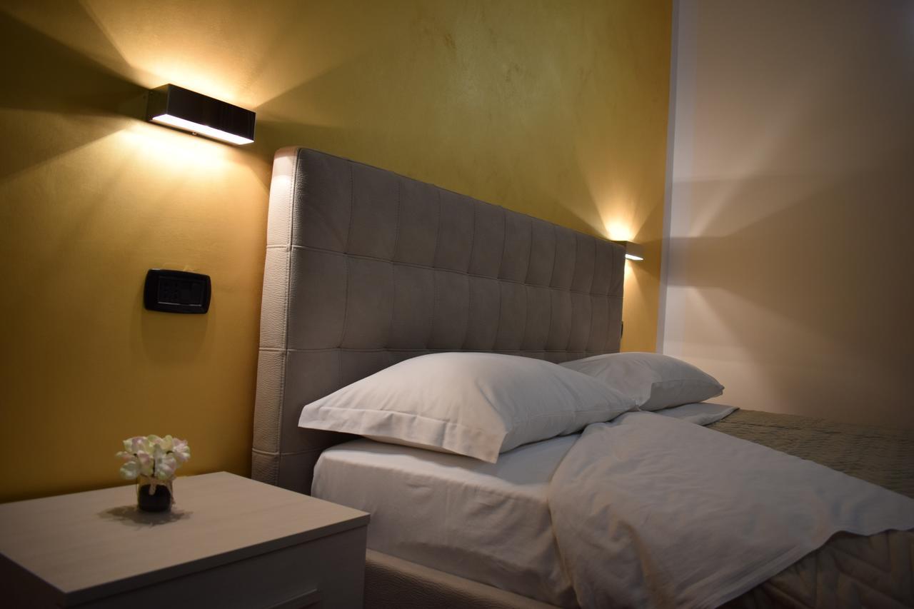 Corallo Rooms Salerno Bagian luar foto